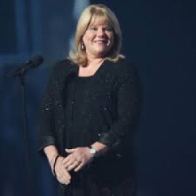 Andrea Swift: The Inspiring Life, Family Influence, and Private Strength Behind a Global Superstar